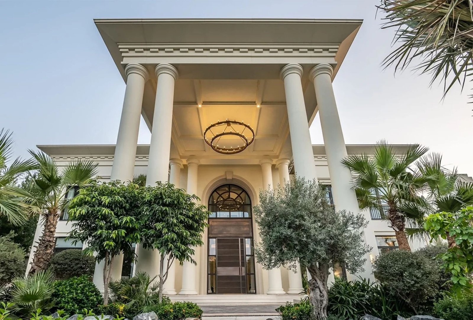 Emirates Hills Mal Holdings